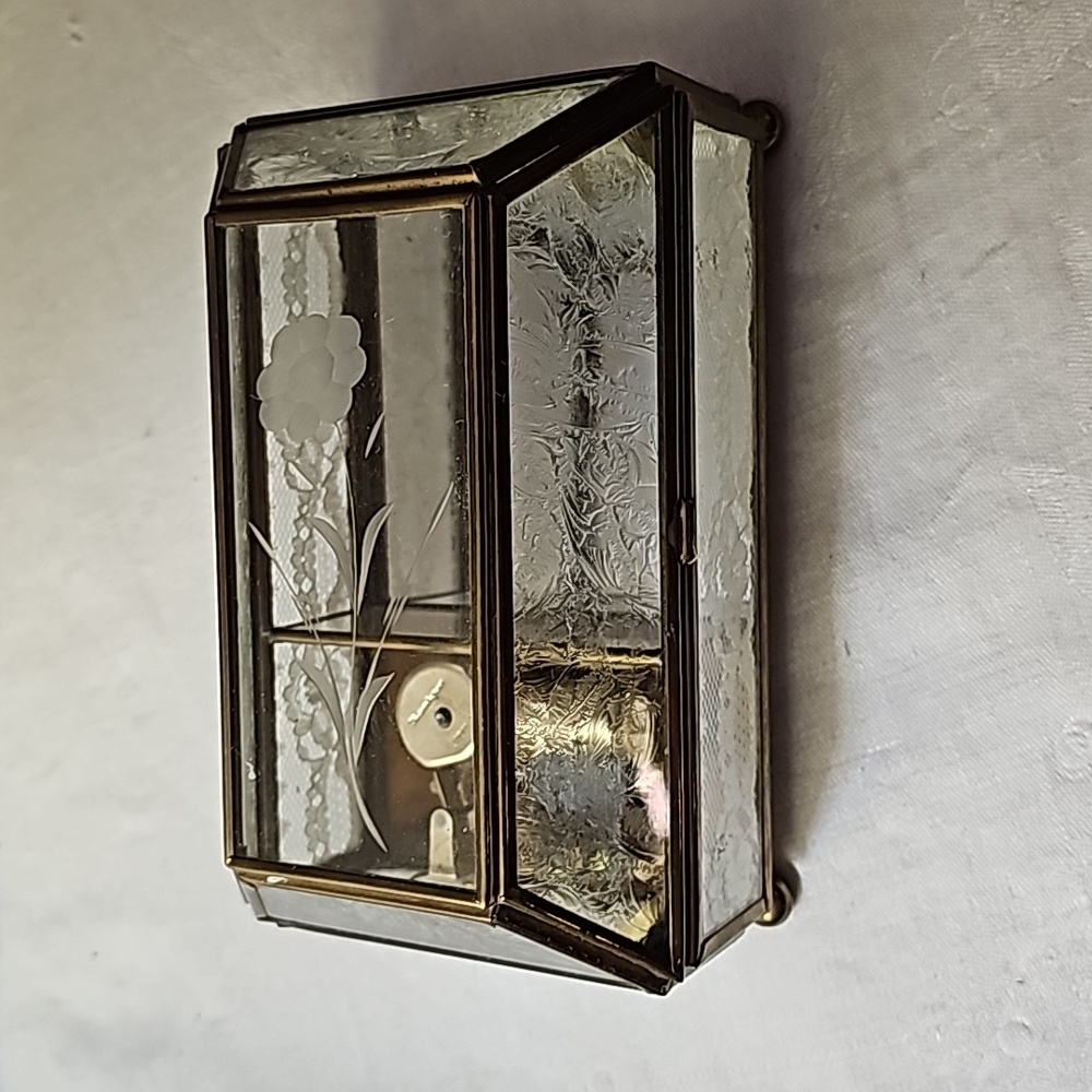 Vintage Via Vermont Music Box Bach Minuet